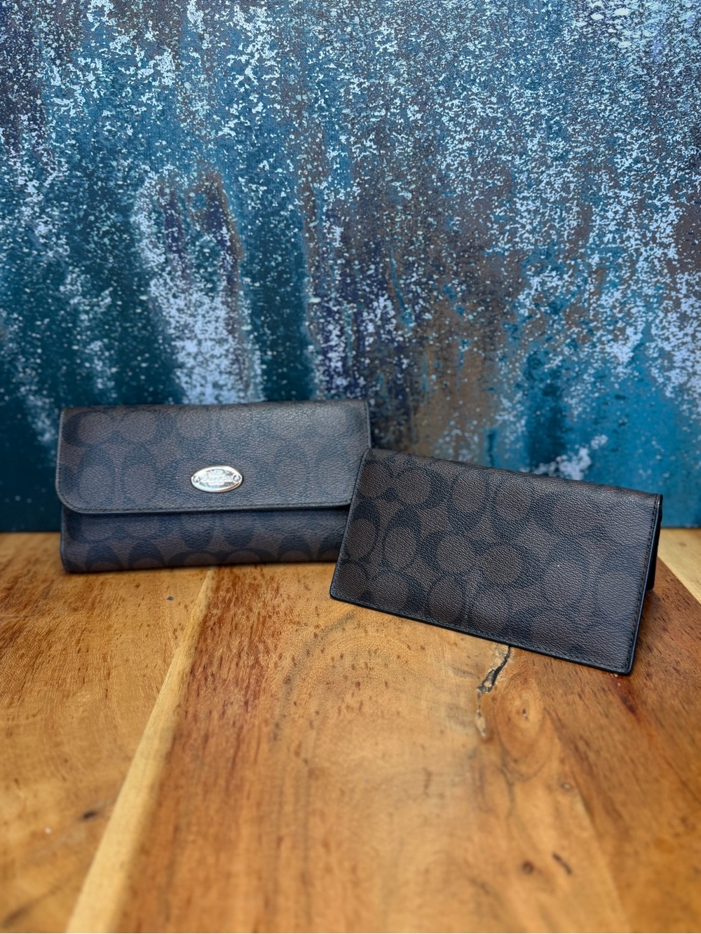 Coach Classic Peyton Signature Envelope Tri-Fold Checkbook Wallet Chocolate Brow - Picture 3 of 14